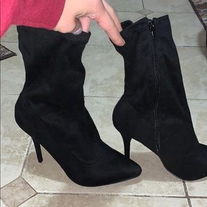 Fashion nova no snakes allowed bootie size 8